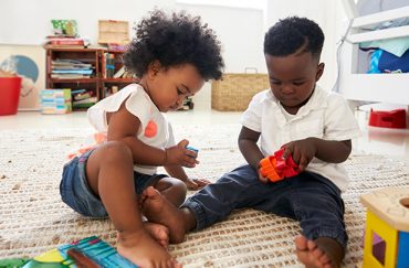 When-Parallel-Play-Becomes-Playing-Together-722x406